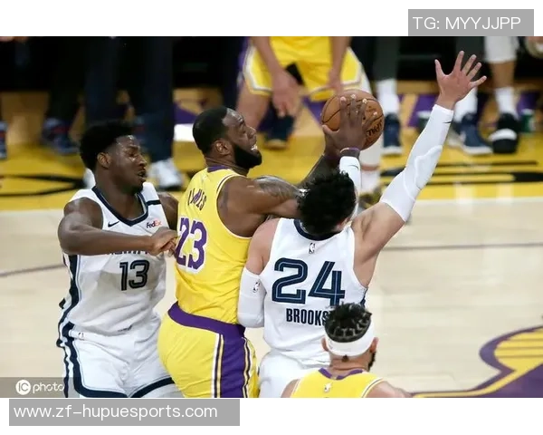 2019年10月30日灰熊与湖人激战成名球星对决精彩回顾