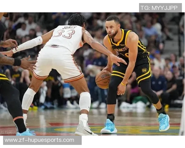 勇士半场仅抢先2分:库里伤停5场复出16分 海兰德受伤三叉戟45分 勇士半场仅抢先2分:库里伤停5场复出16分 海兰德受伤三叉戟45分